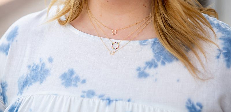 DPTNT02311_DPQTT12104_PCNMC00117 MB Essentials Rainbow Circle Pendant Necklace