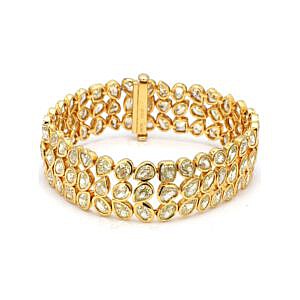 360 video of yellow gold diamond bracelet