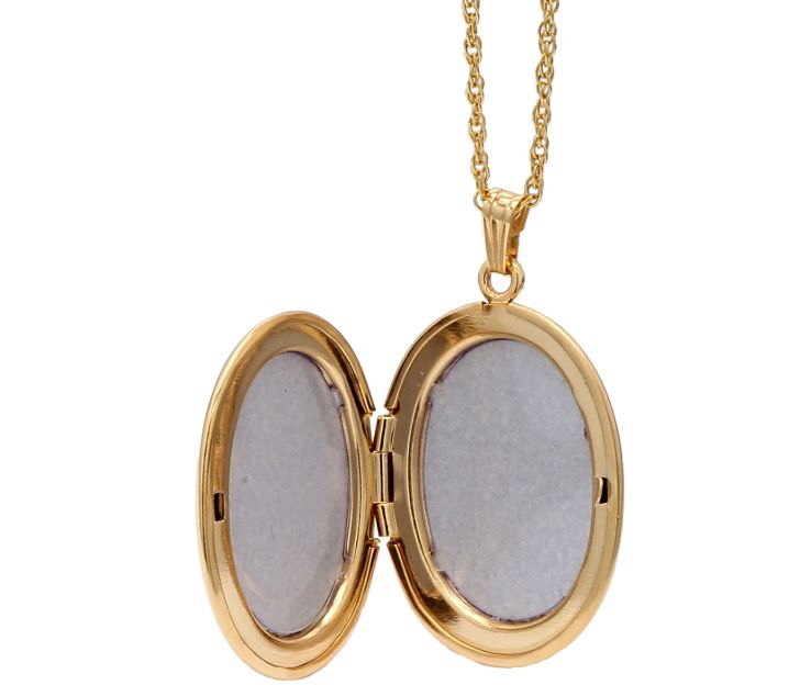SSFPE08440_5_z inside of gold filled oval locket