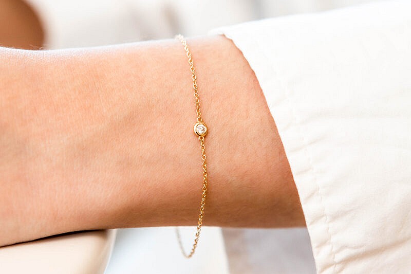 DFBRA00122_Diamond_Bezel_Station_Bracelet MB Essentials Diamond Bezel Station Bracelet